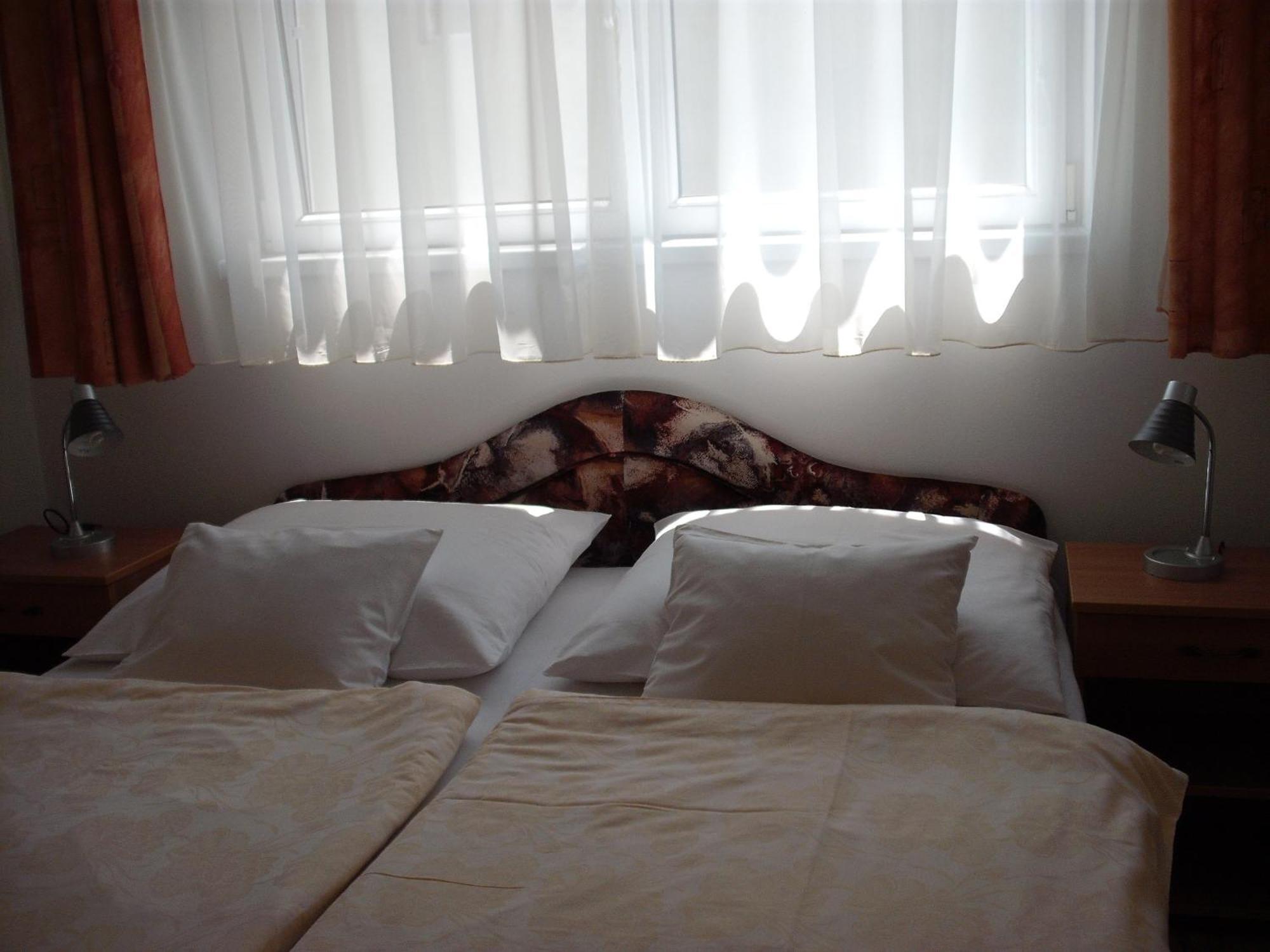 Apart Hévízi Ház Extérieur photo